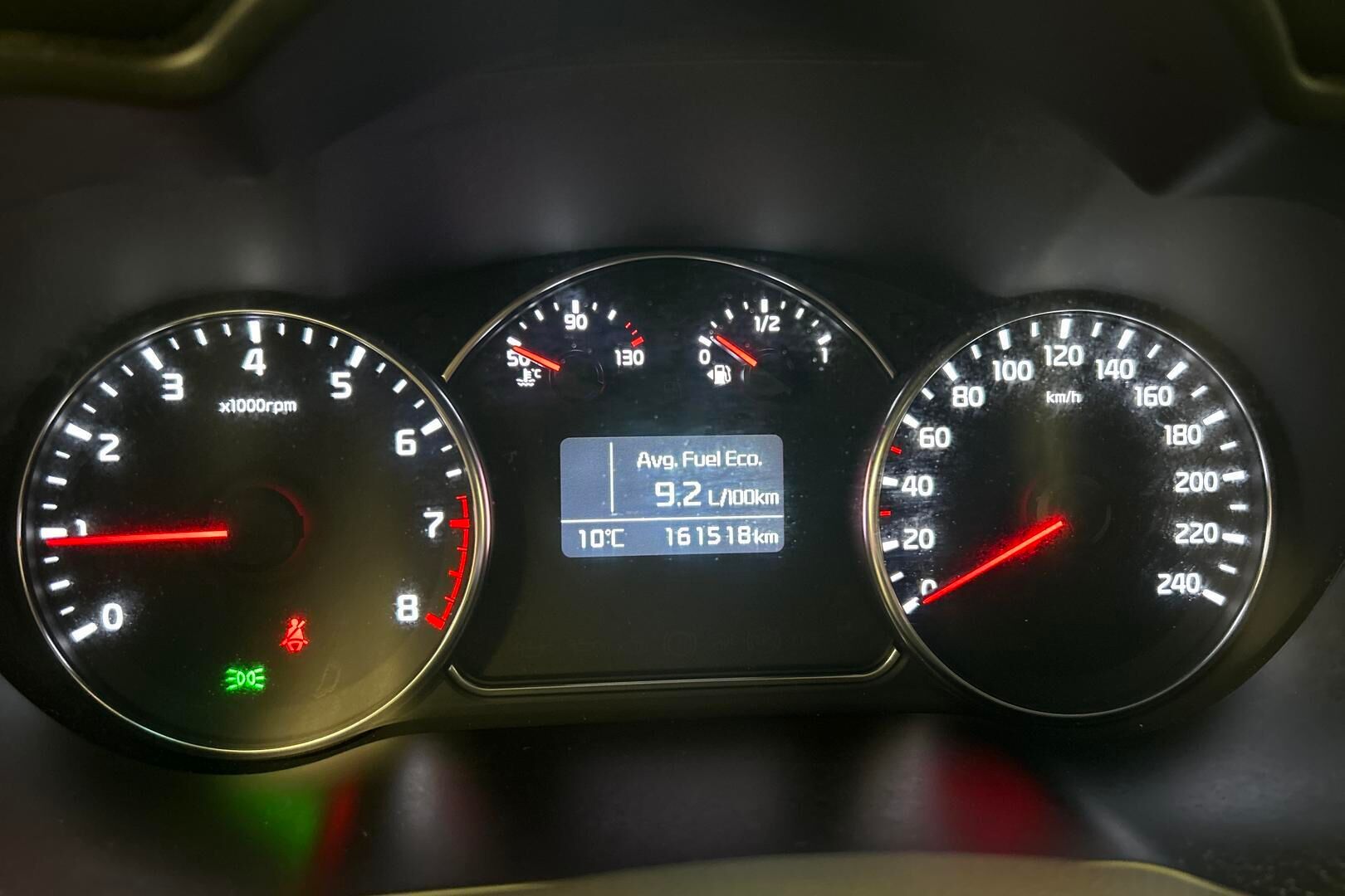 Kia Carens iso kuva 12