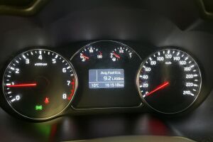 Kia Carens esikatselu 12