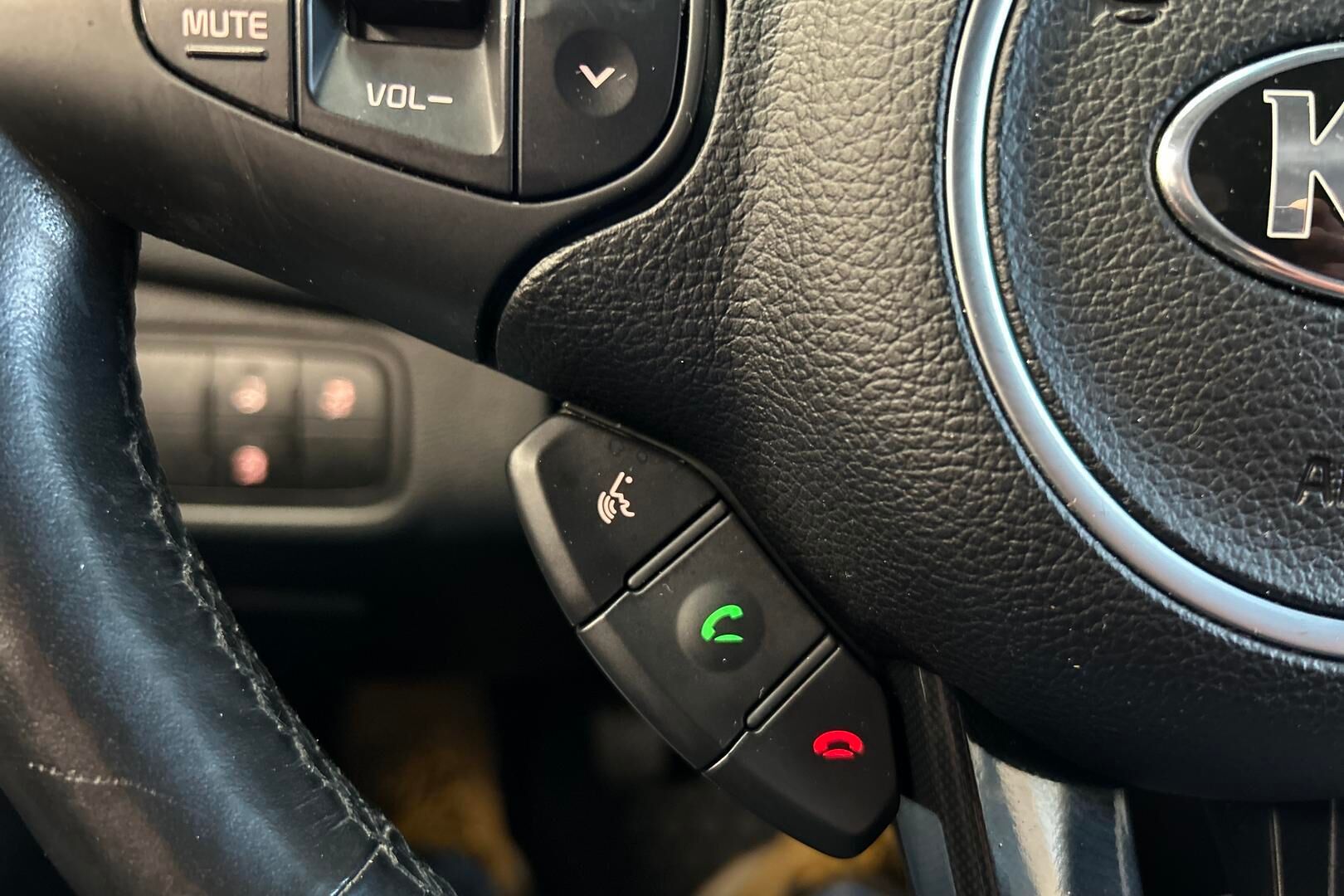 Kia Carens iso kuva 14