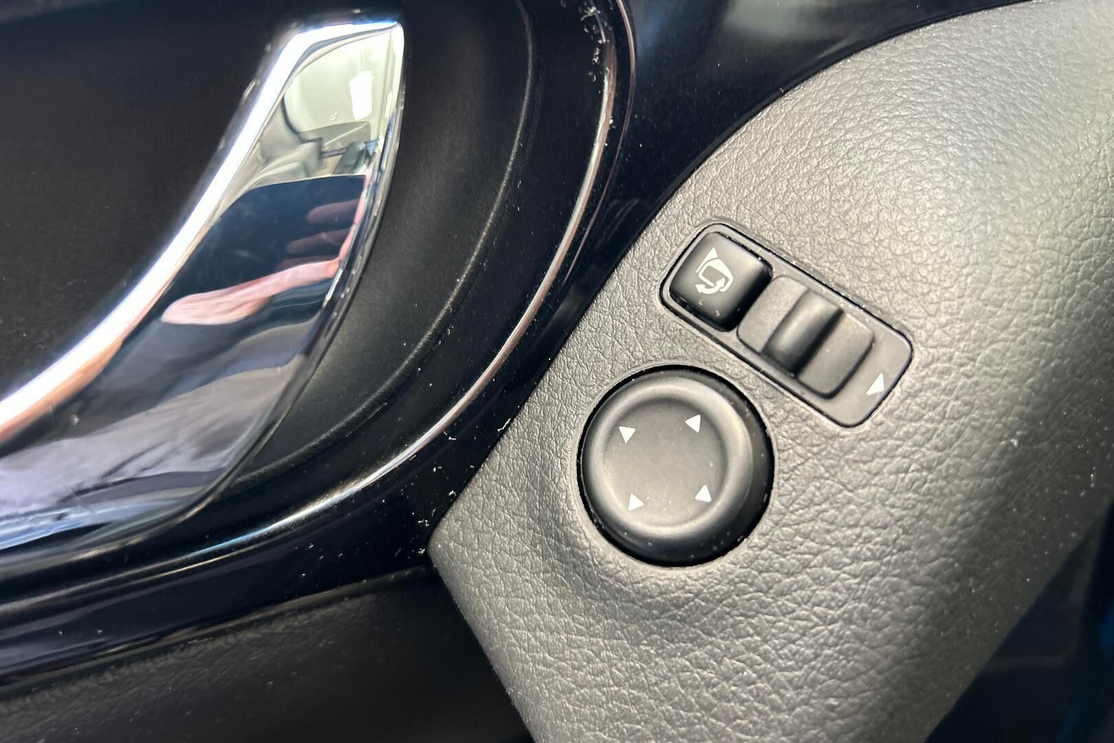 Nissan Qashqai iso kuva 24