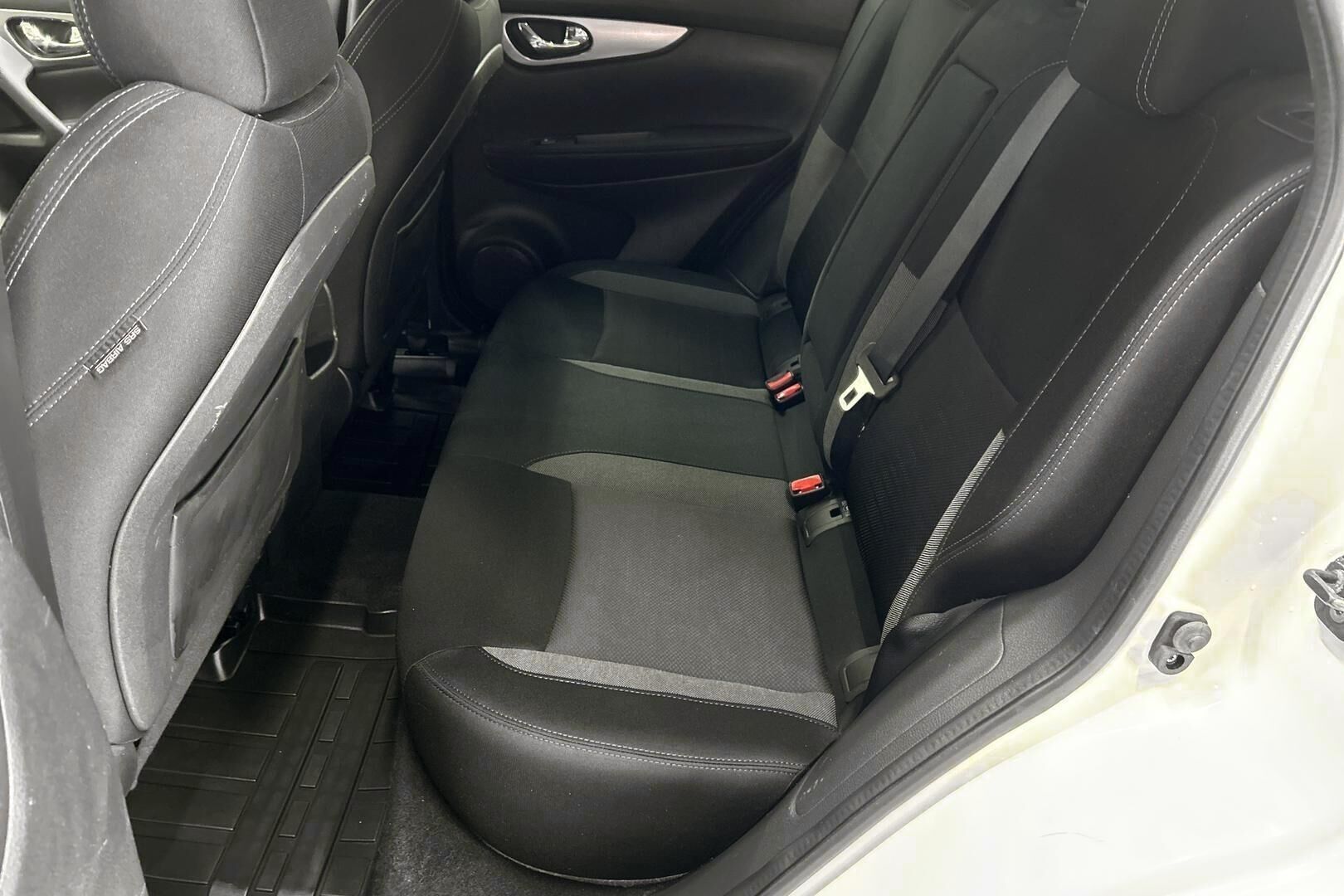 Nissan Qashqai iso kuva 8