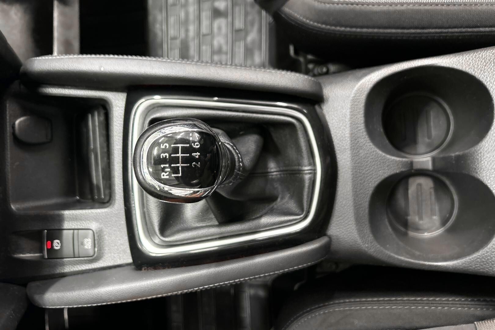 Nissan Qashqai iso kuva 14
