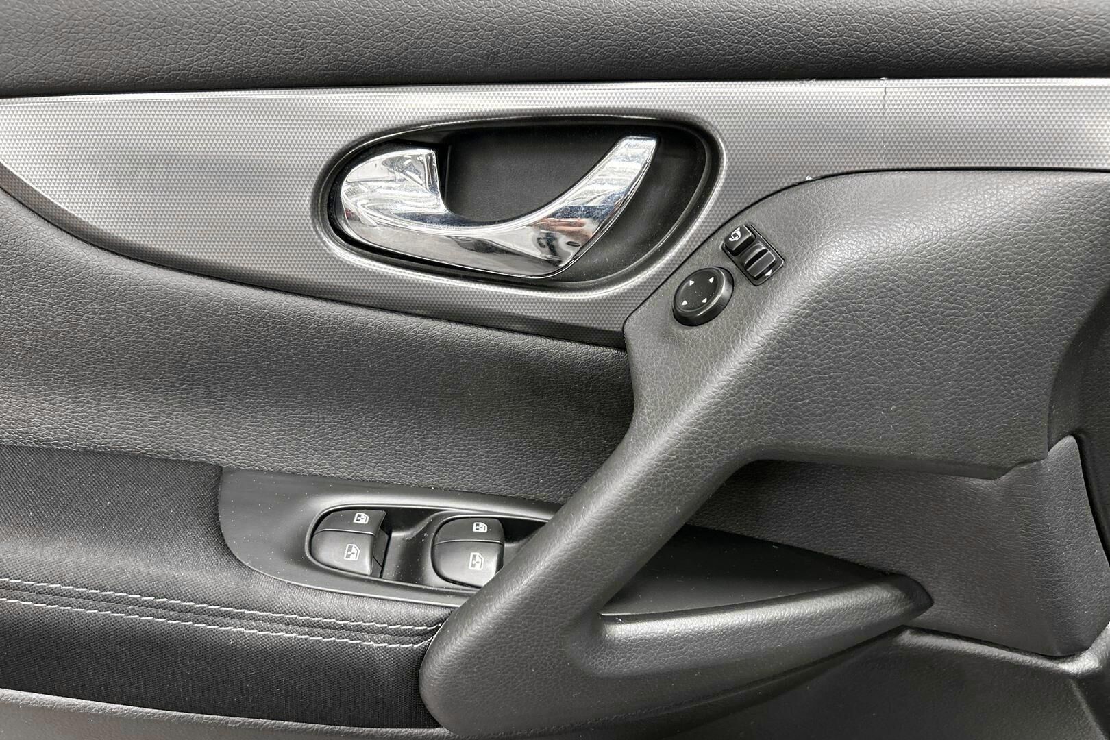 Nissan Qashqai iso kuva 18