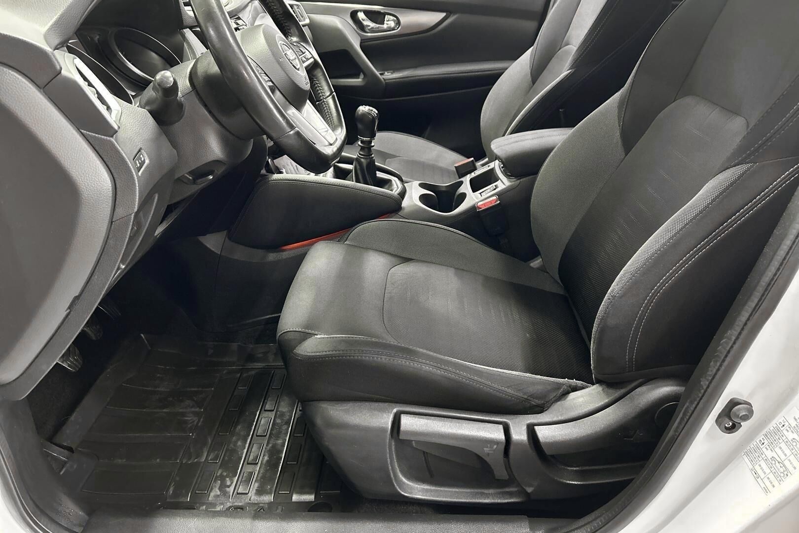 Nissan Qashqai iso kuva 7