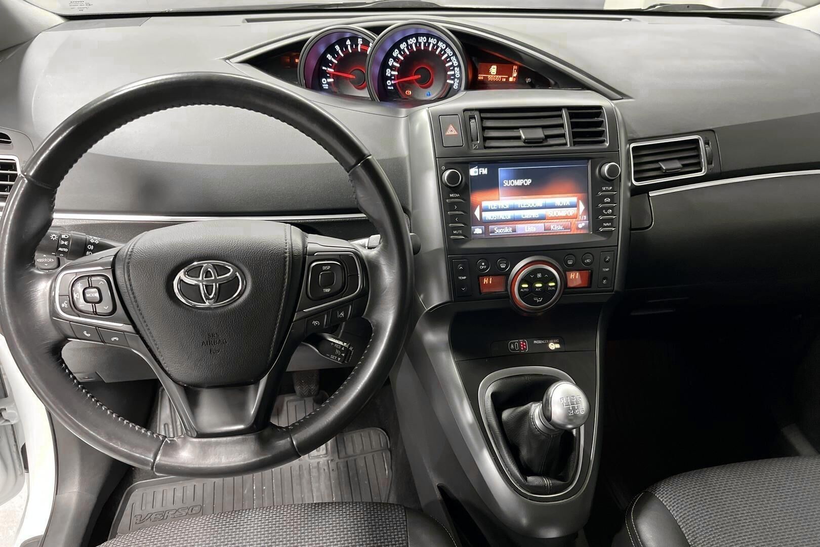 Toyota Verso iso kuva 16