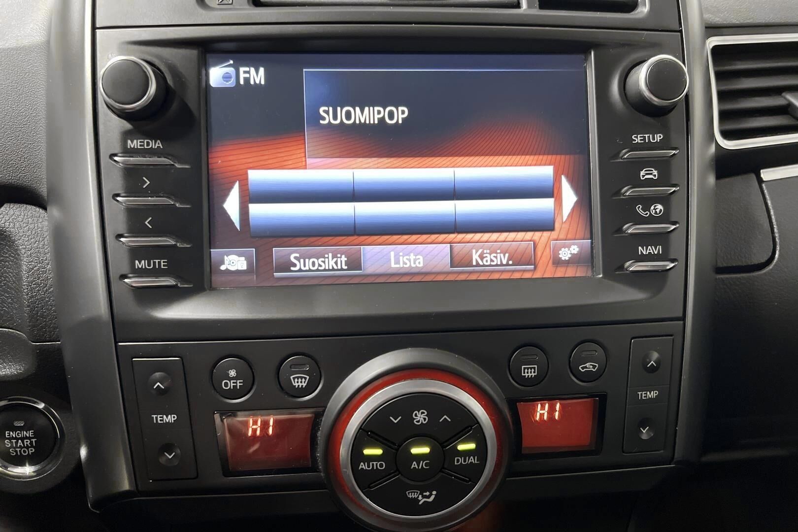 Toyota Verso iso kuva 6