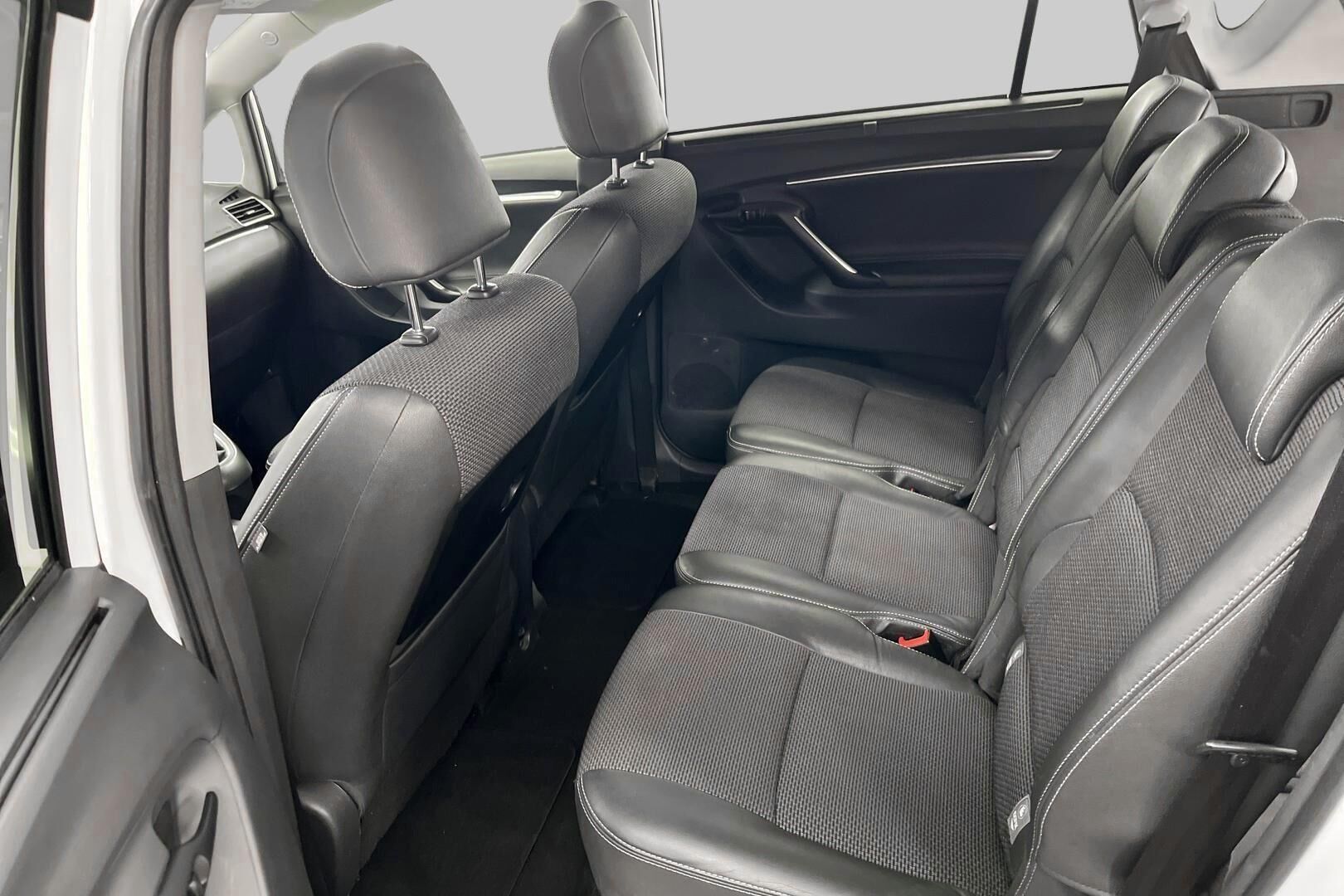 Toyota Verso iso kuva 15