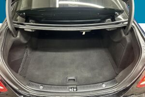 Mercedes-Benz E esikatselu 12