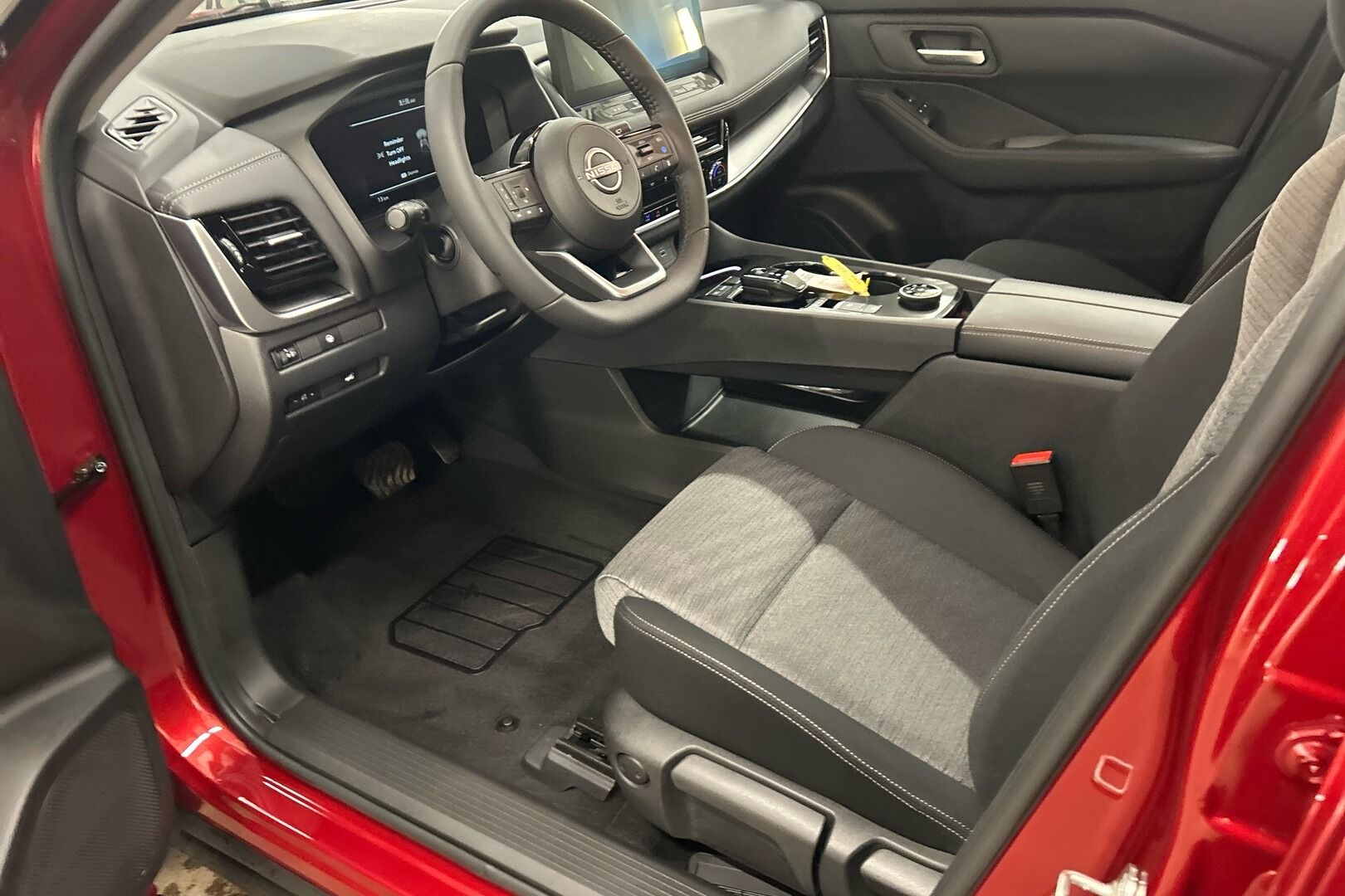 Nissan X-Trail iso kuva 7