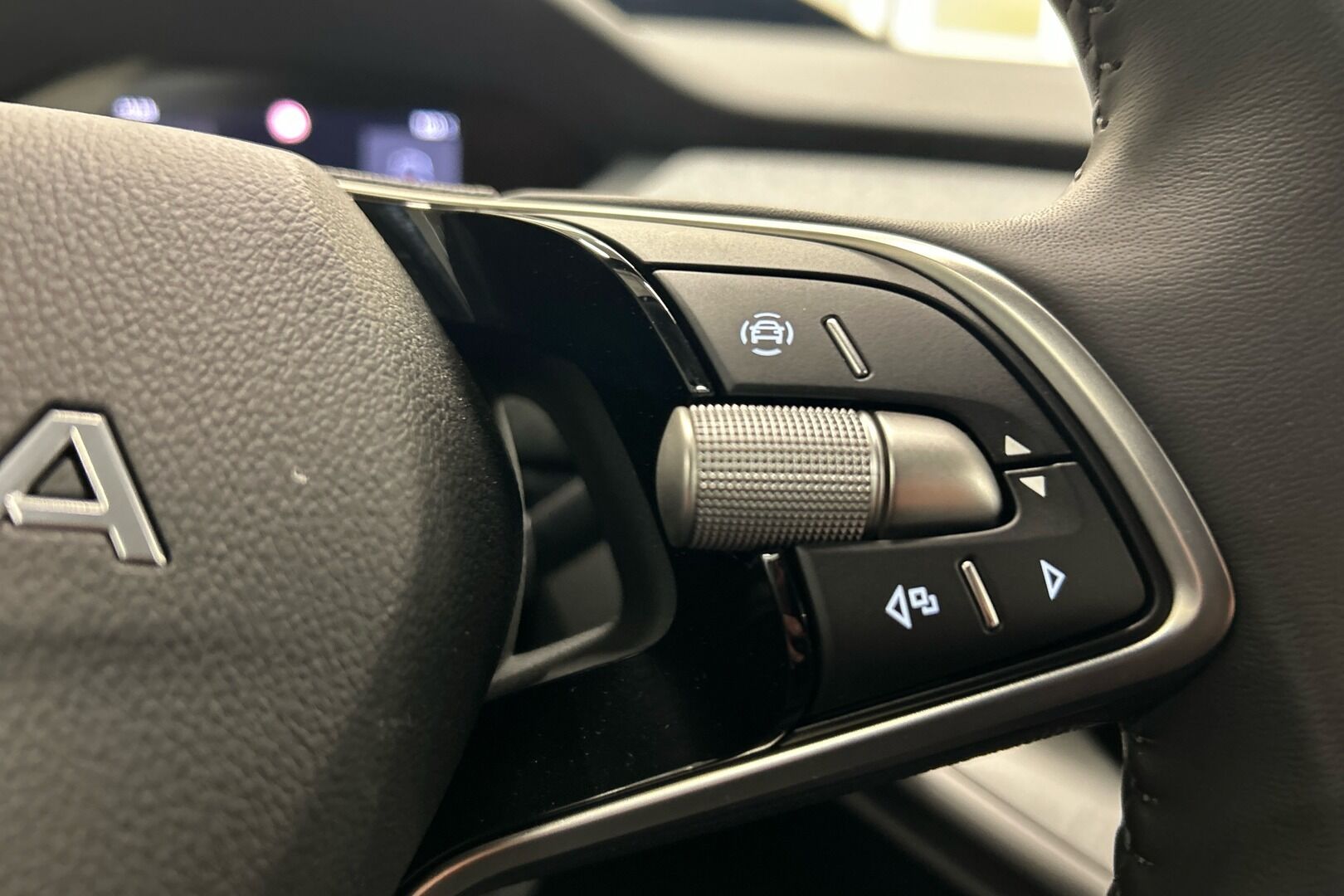 Skoda Enyaq iso kuva 13