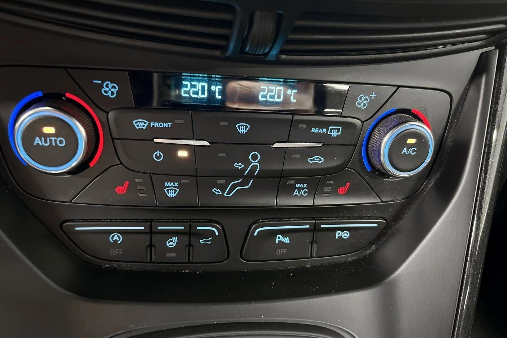 Ford Kuga iso kuva 14