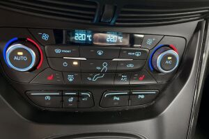 Ford Kuga esikatselu 14