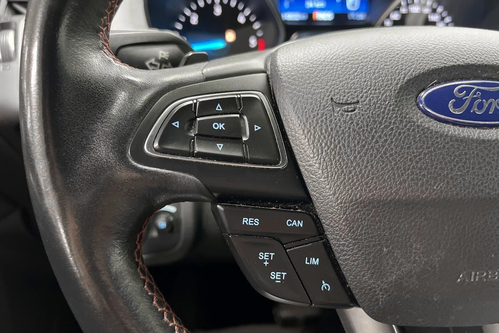 Ford Kuga iso kuva 15