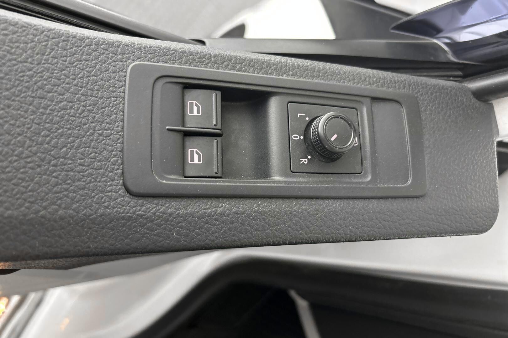 Volkswagen Transporter iso kuva 13