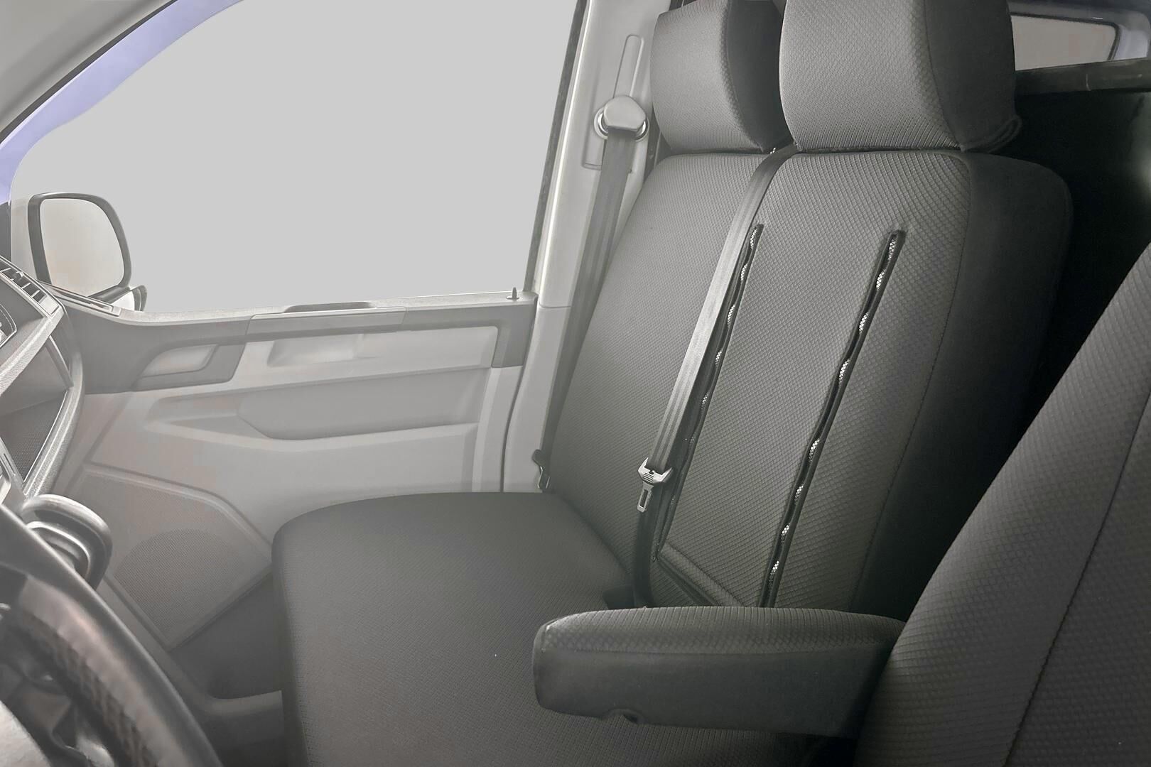 Volkswagen Transporter iso kuva 9
