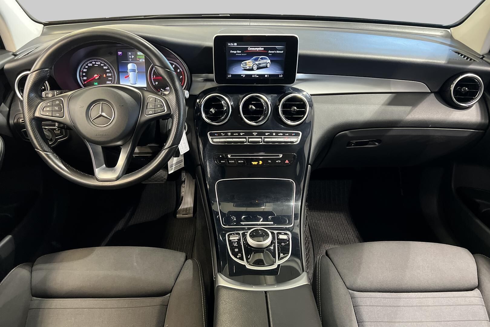 Mercedes-Benz GLC iso kuva 11