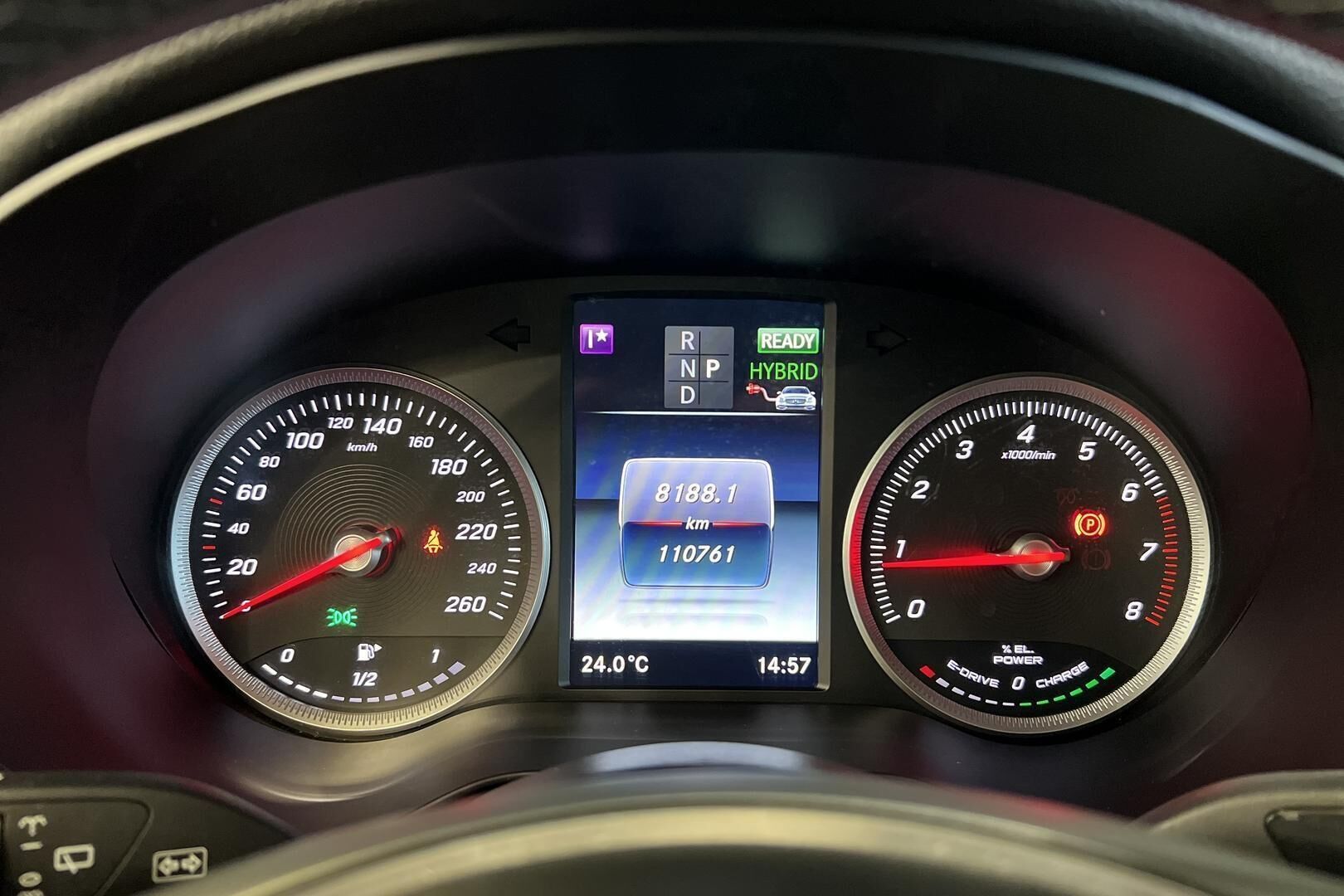 Mercedes-Benz GLC iso kuva 14