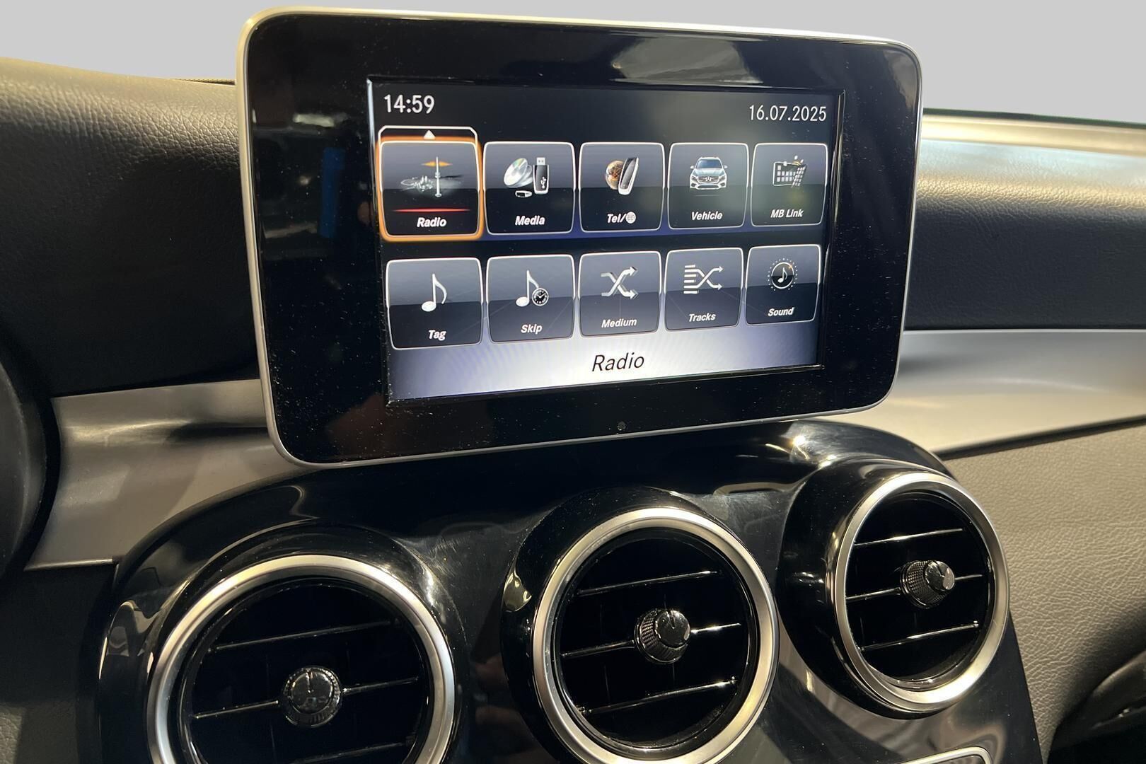 Mercedes-Benz GLC iso kuva 18
