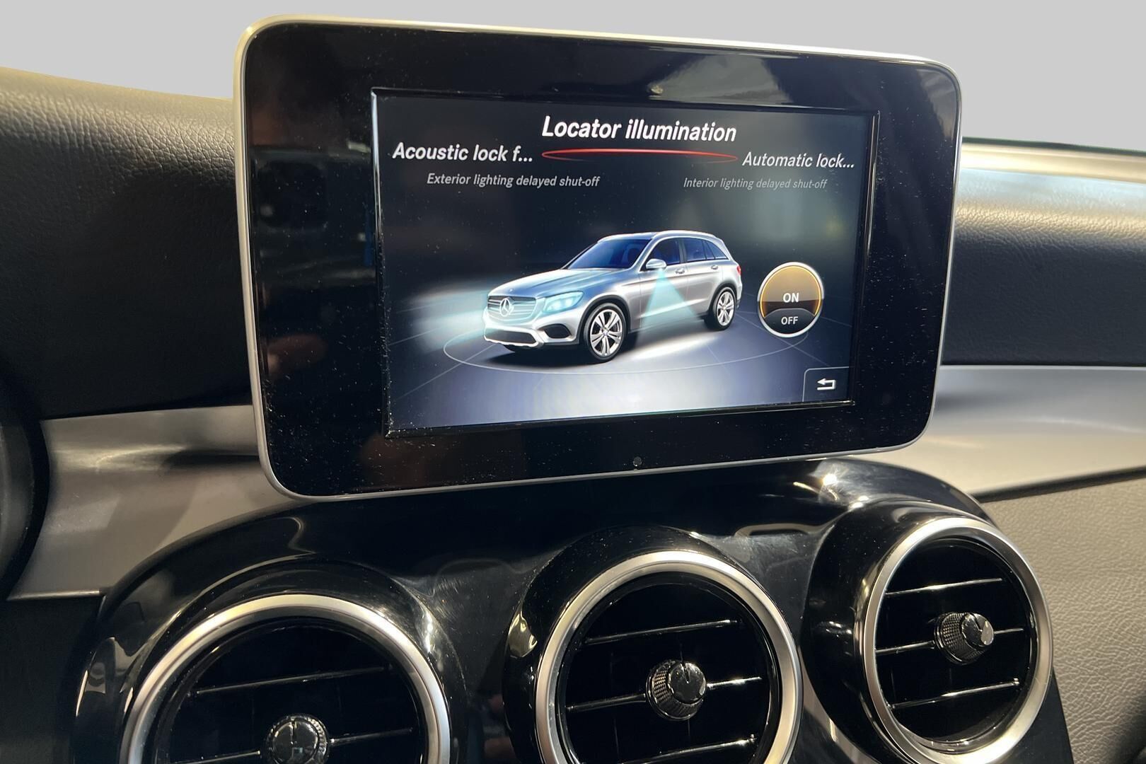 Mercedes-Benz GLC iso kuva 19