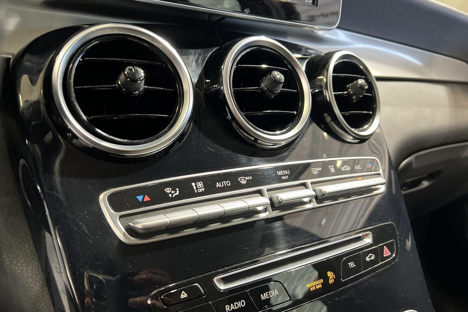 Mercedes-Benz GLC iso kuva 21