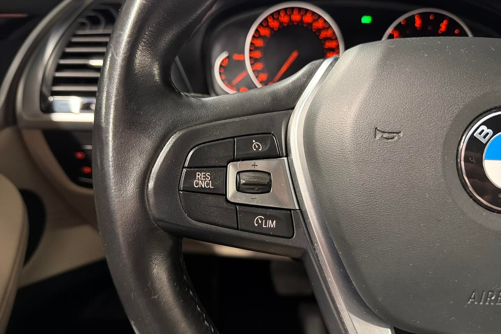 BMW X3 iso kuva 19