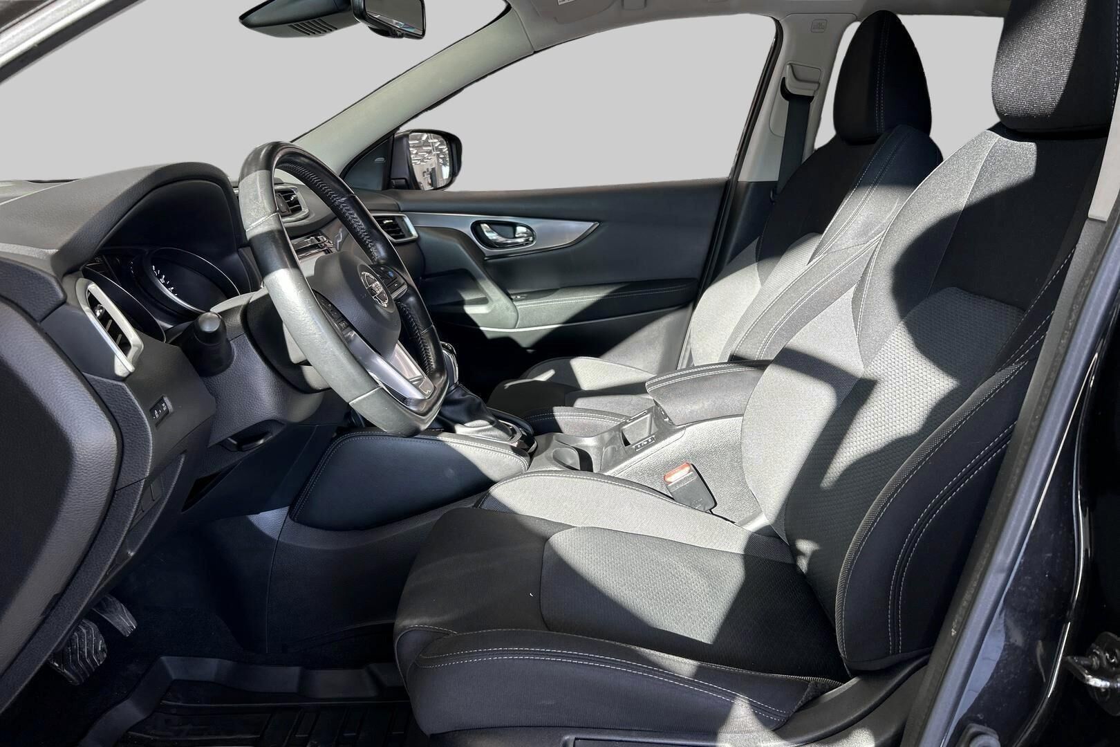 Nissan Qashqai iso kuva 9