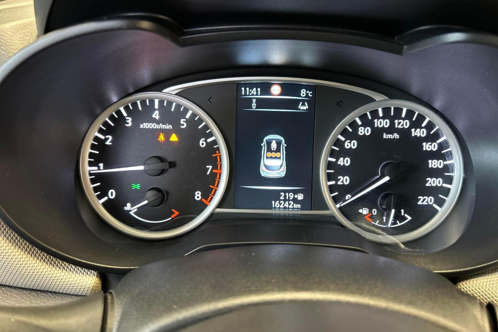 Nissan Micra iso kuva 11