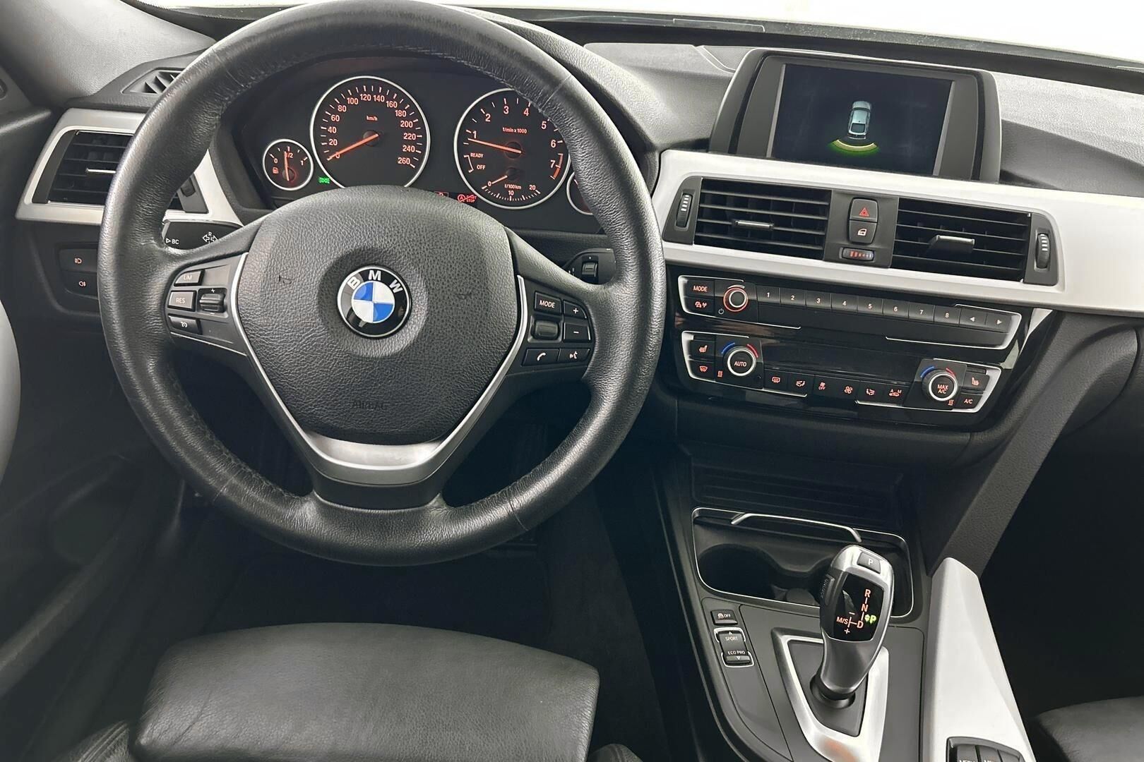 BMW 3-SARJA iso kuva 13