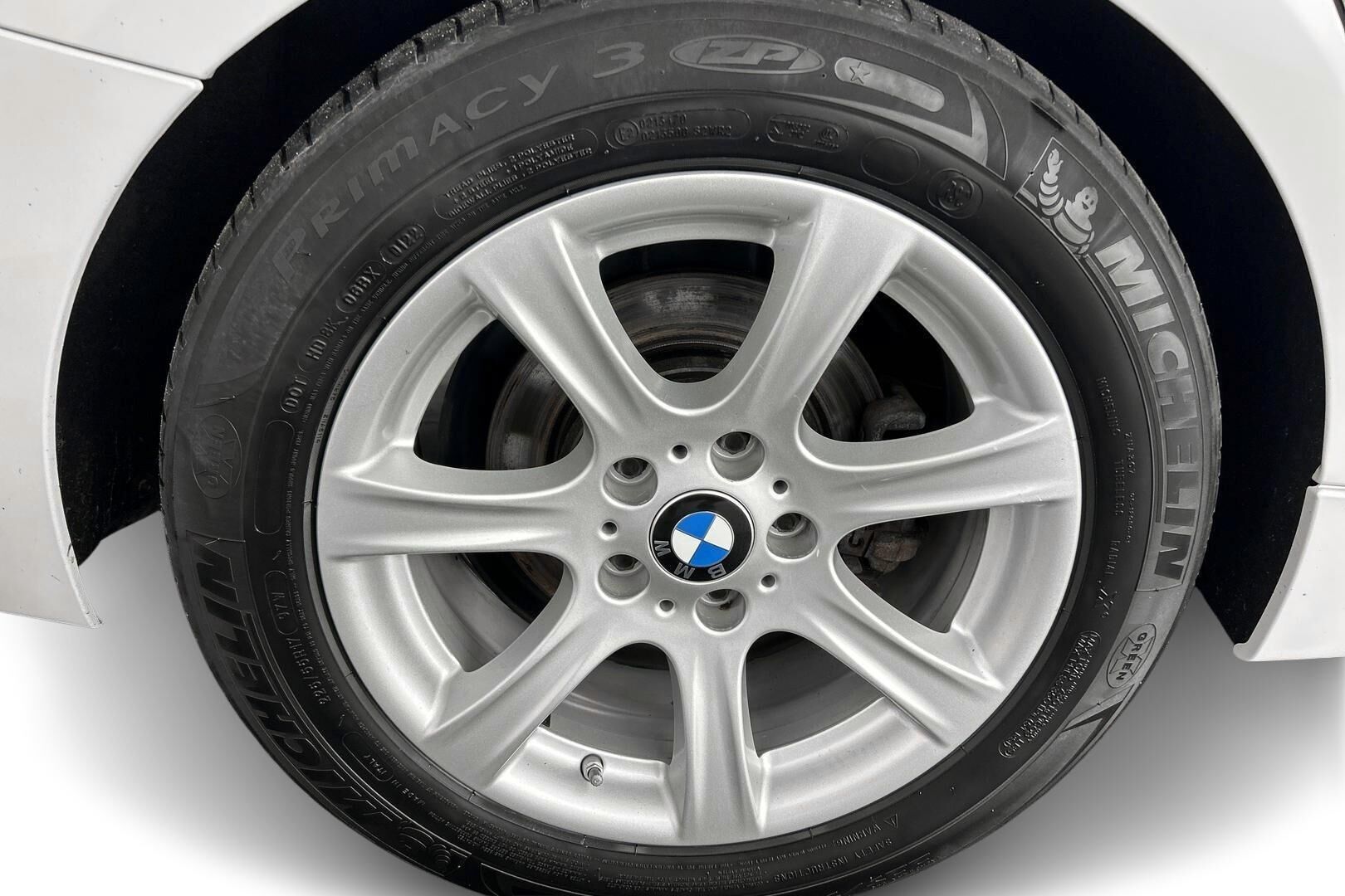 BMW 3-SARJA iso kuva 14