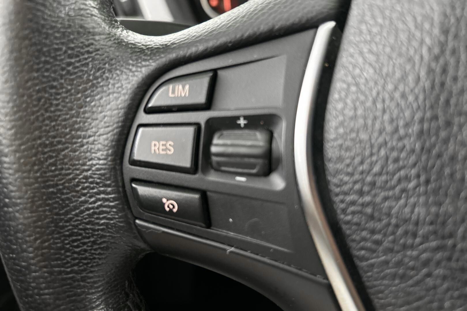 BMW 3-SARJA iso kuva 18