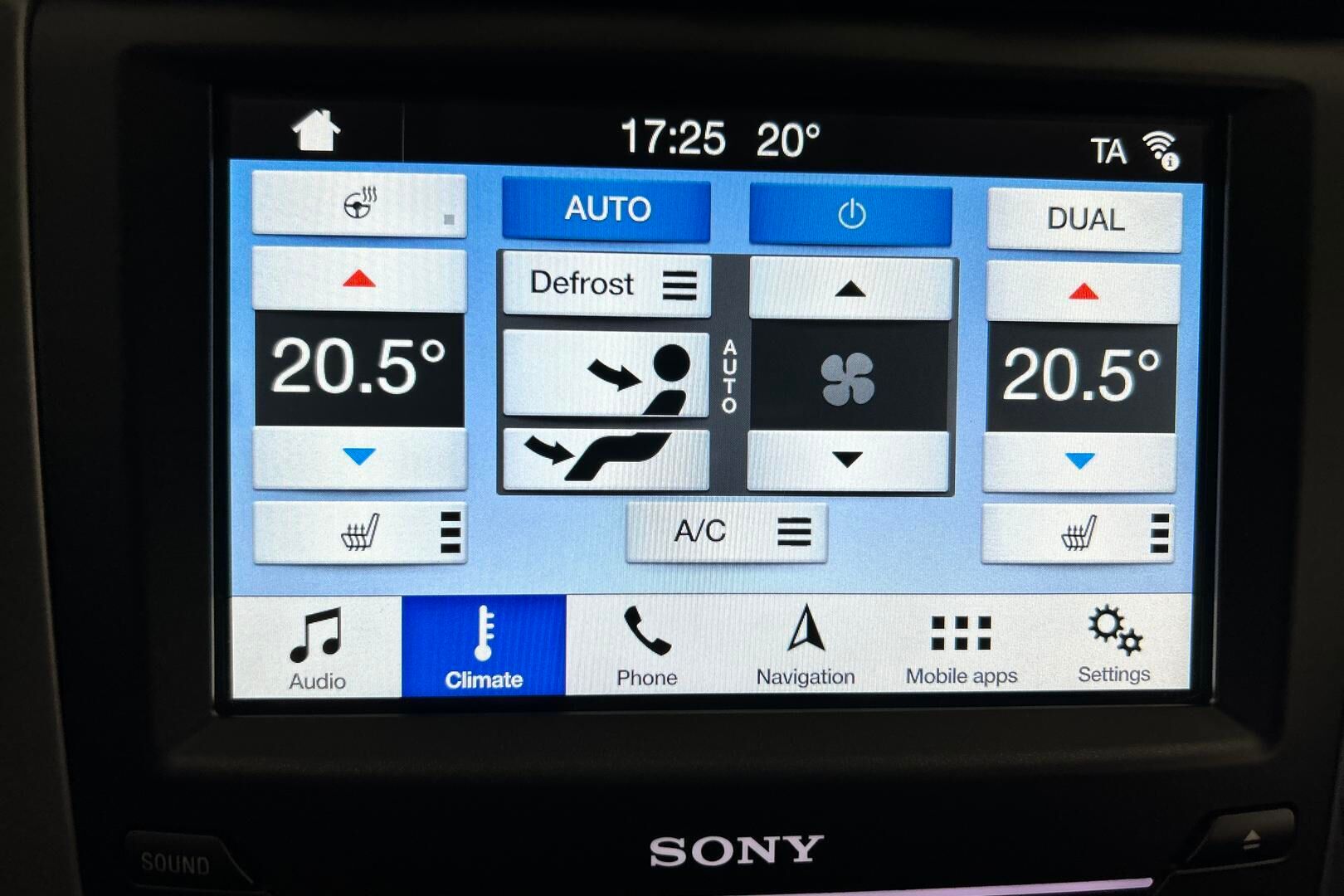 Ford Mondeo iso kuva 15