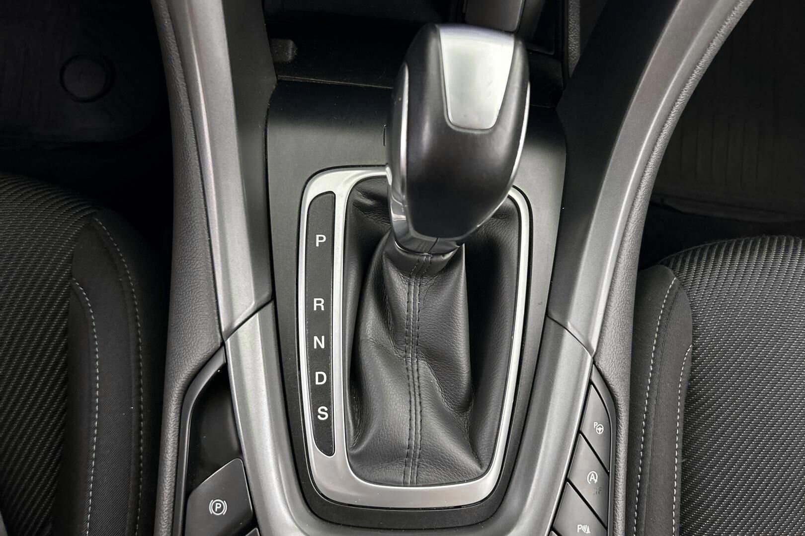 Ford Mondeo iso kuva 16