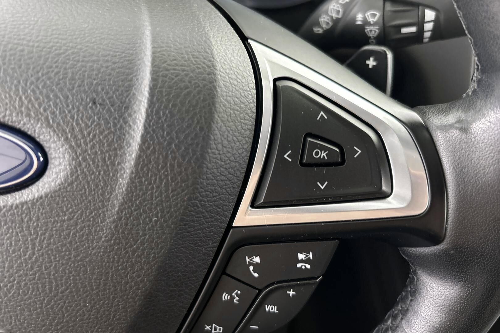Ford Mondeo iso kuva 18