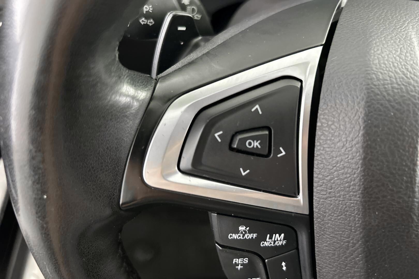 Ford Mondeo iso kuva 19