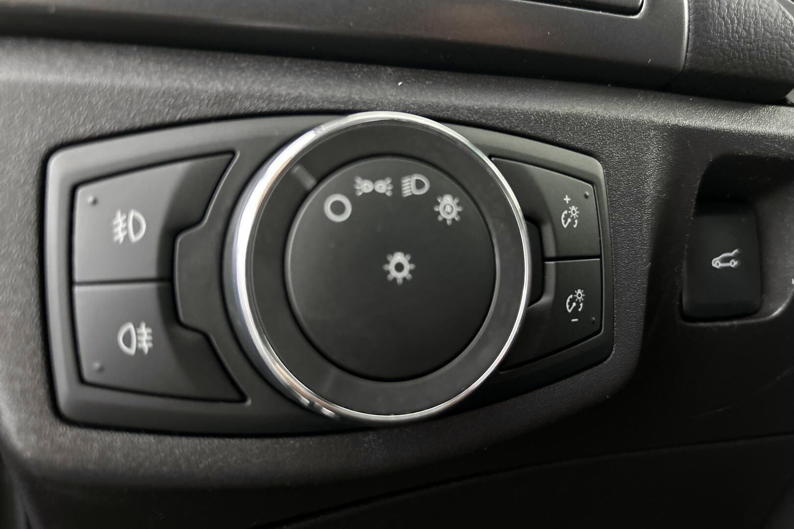 Ford Mondeo iso kuva 20