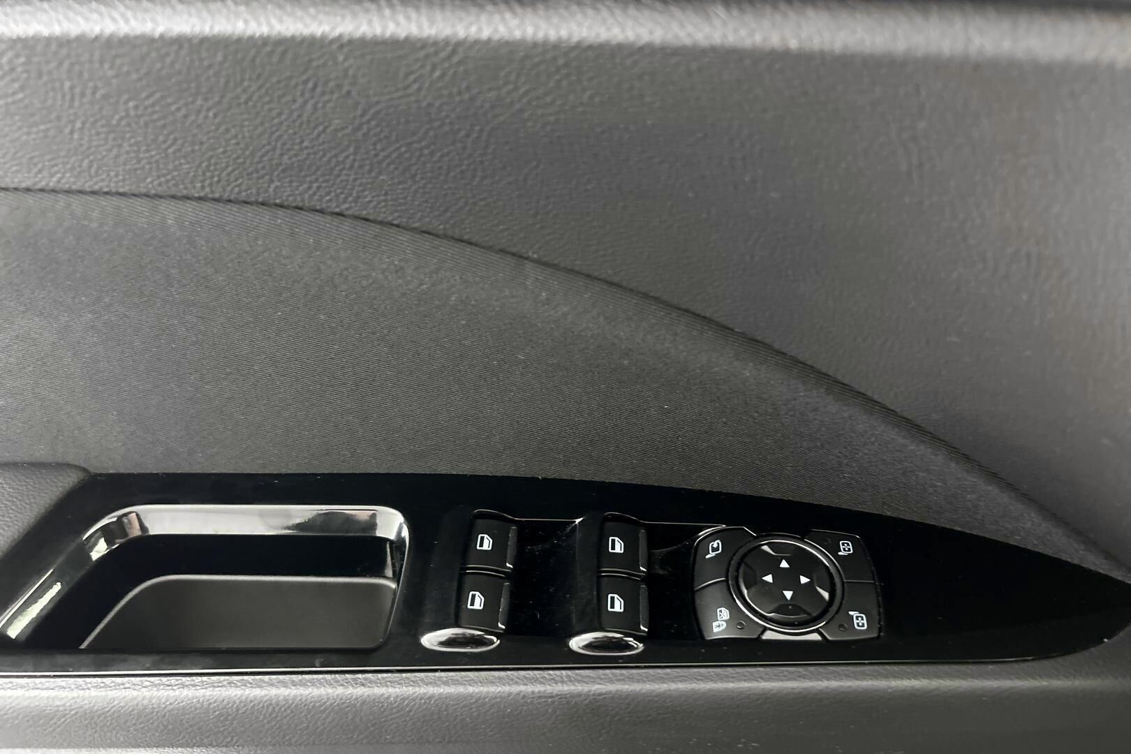 Ford Mondeo iso kuva 22