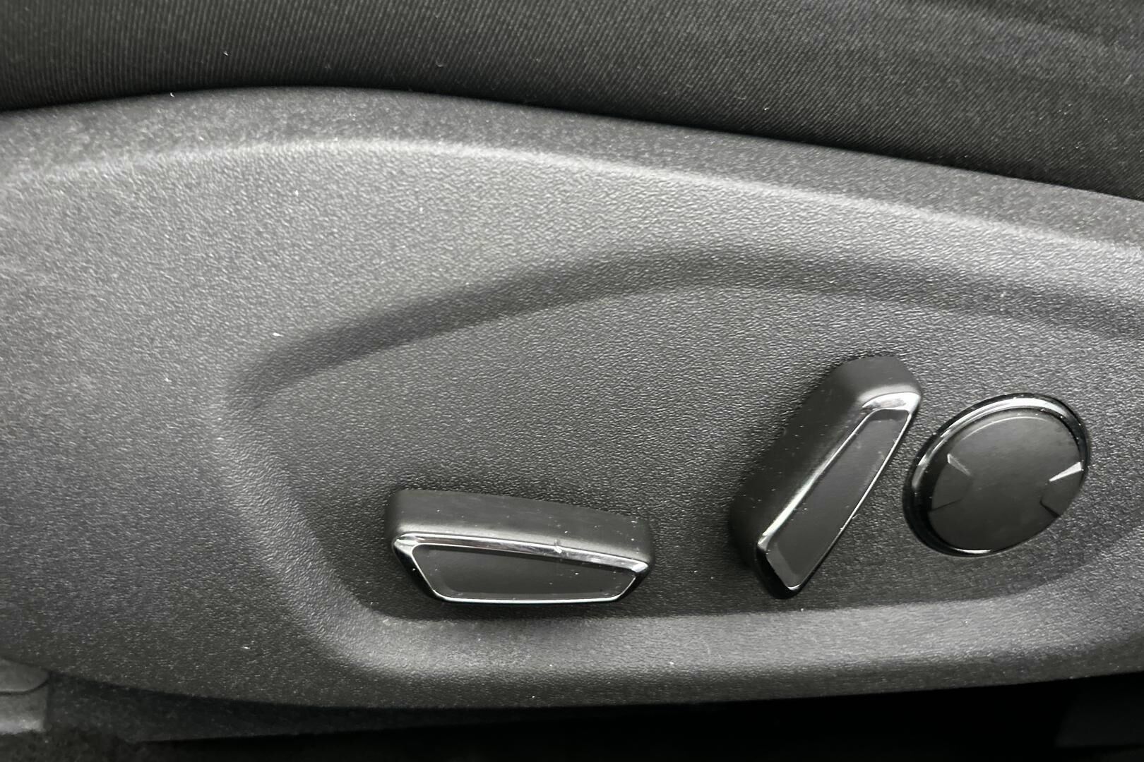 Ford Mondeo iso kuva 23