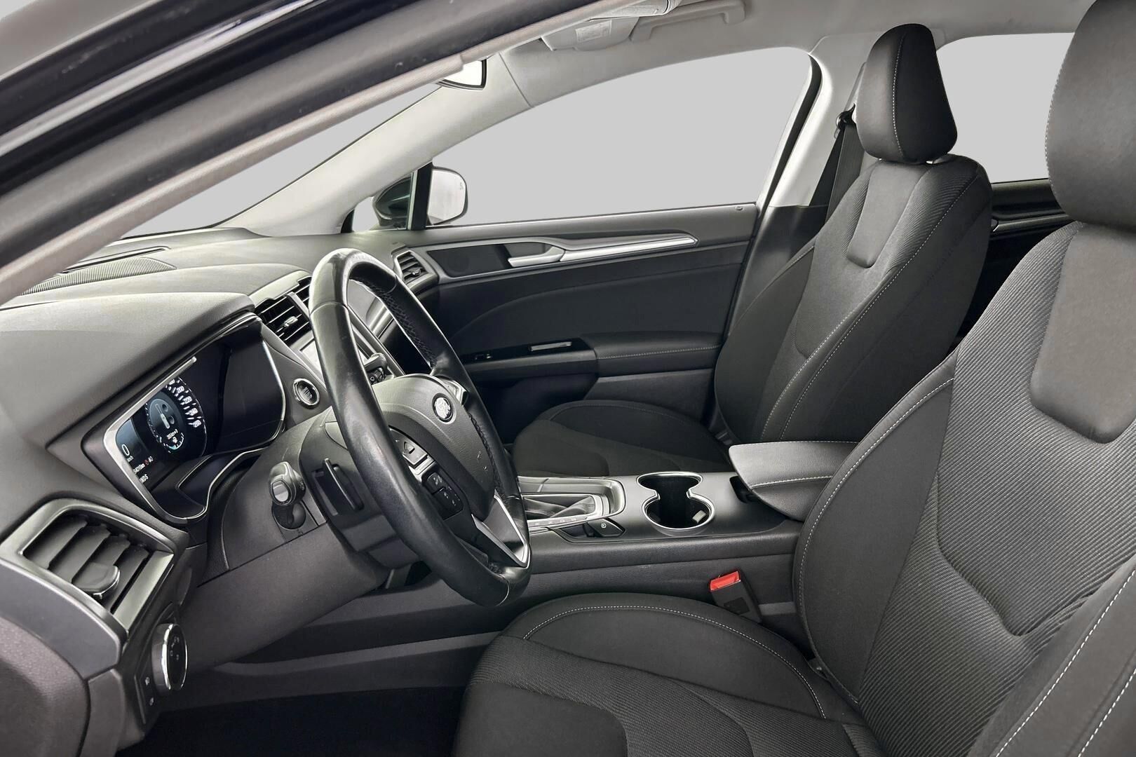 Ford Mondeo iso kuva 7