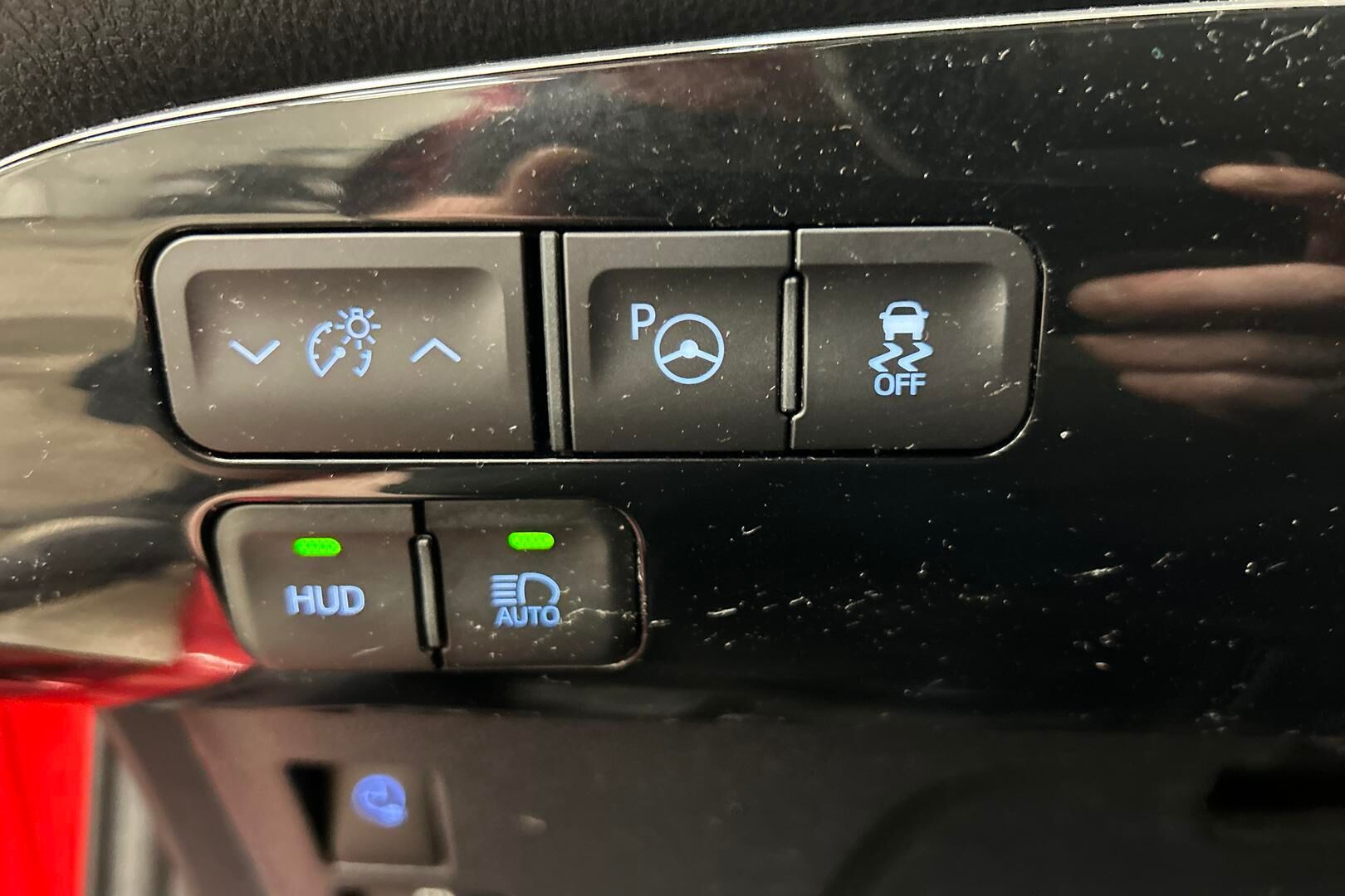 Toyota Prius Plug-in iso kuva 15