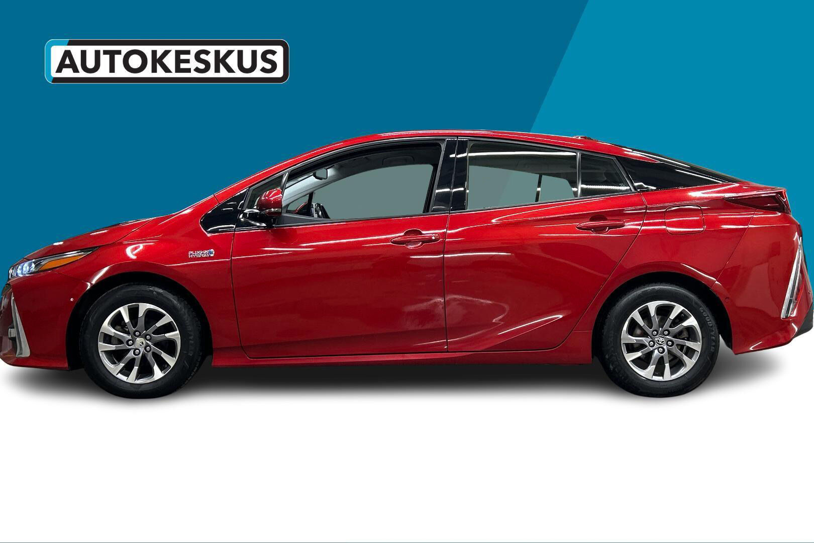 Toyota Prius Plug-in iso kuva 8
