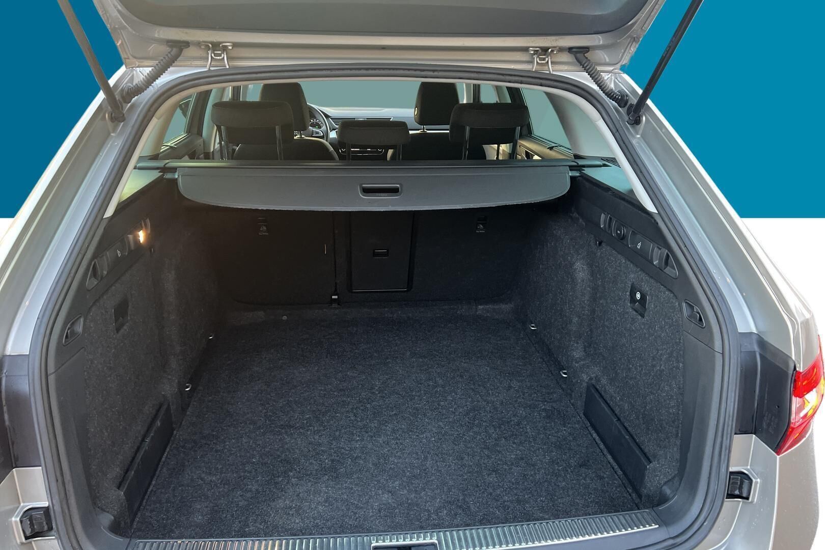 Skoda Superb iso kuva 11