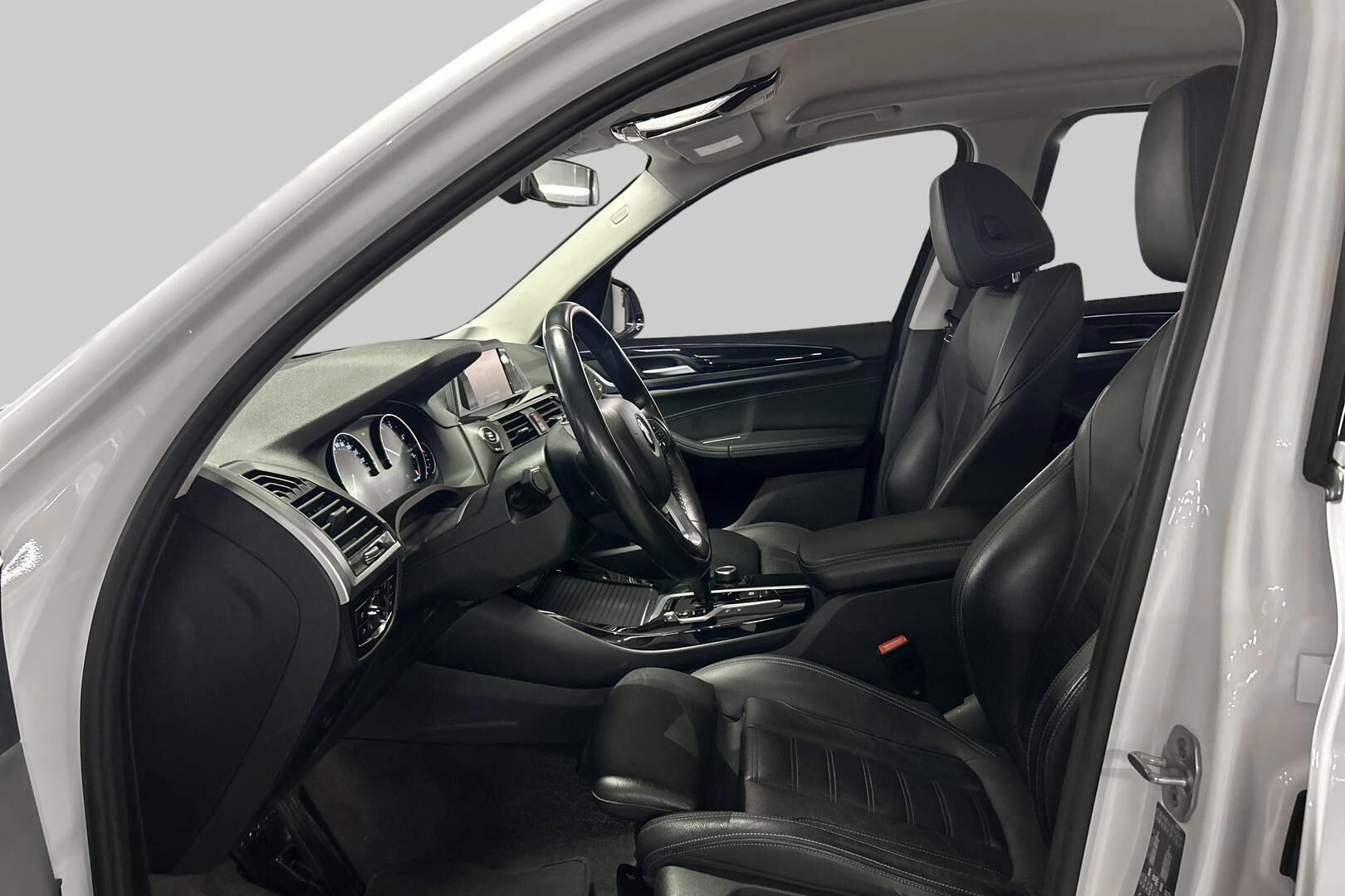 BMW X3 iso kuva 9