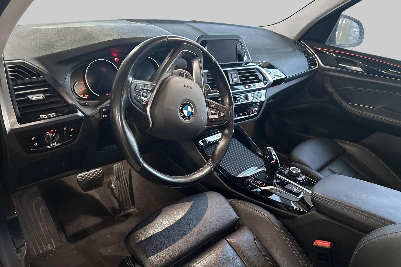 BMW X3 iso kuva 2