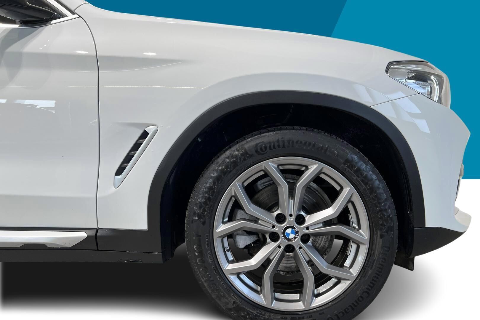 BMW X4 iso kuva 13