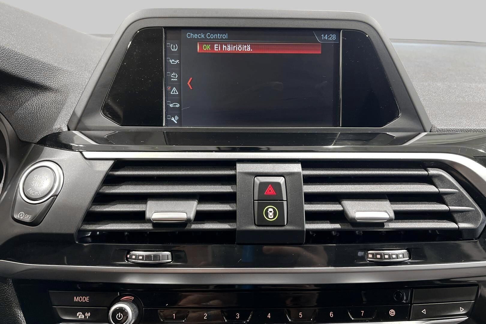 BMW X4 iso kuva 21