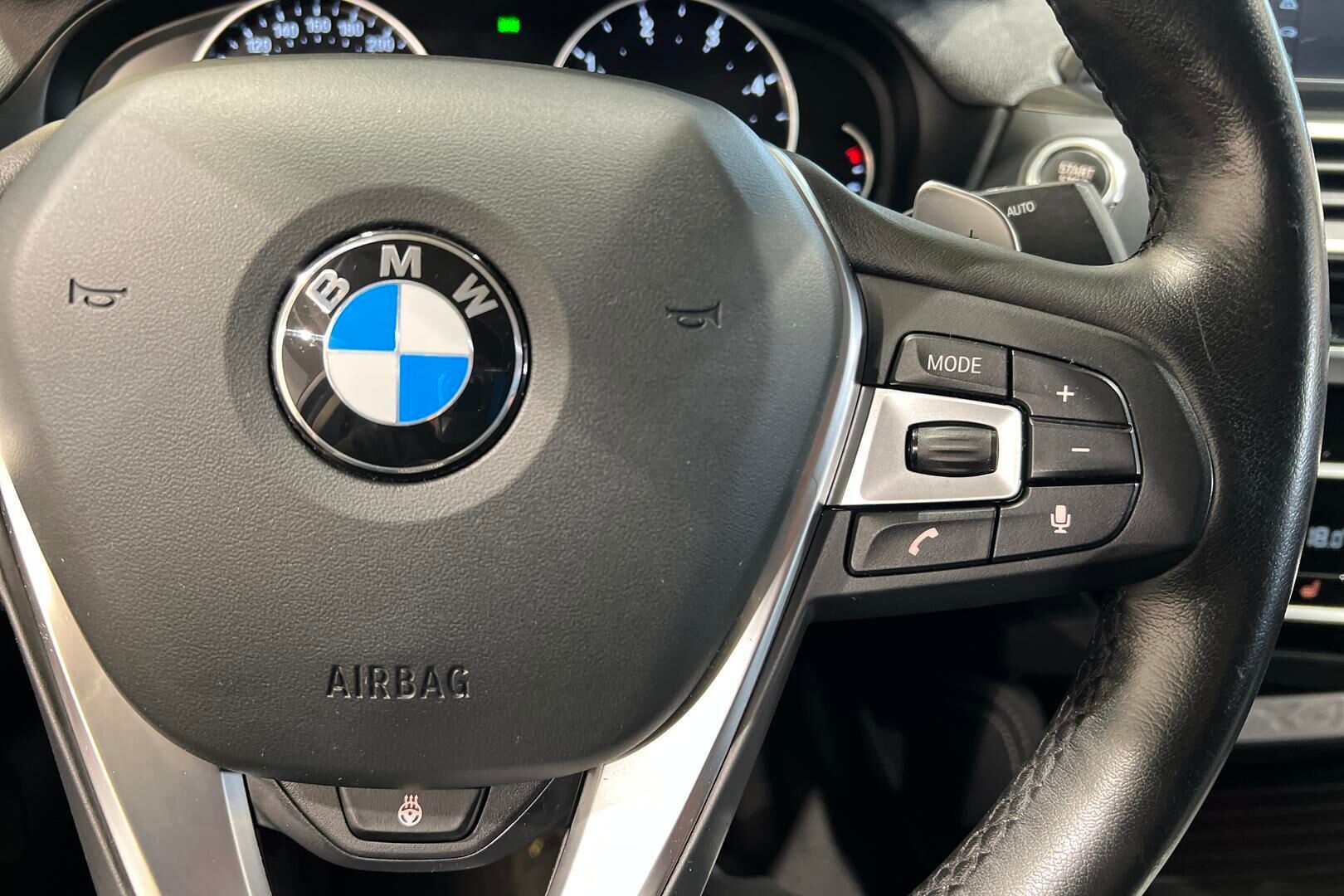 BMW X4 iso kuva 26