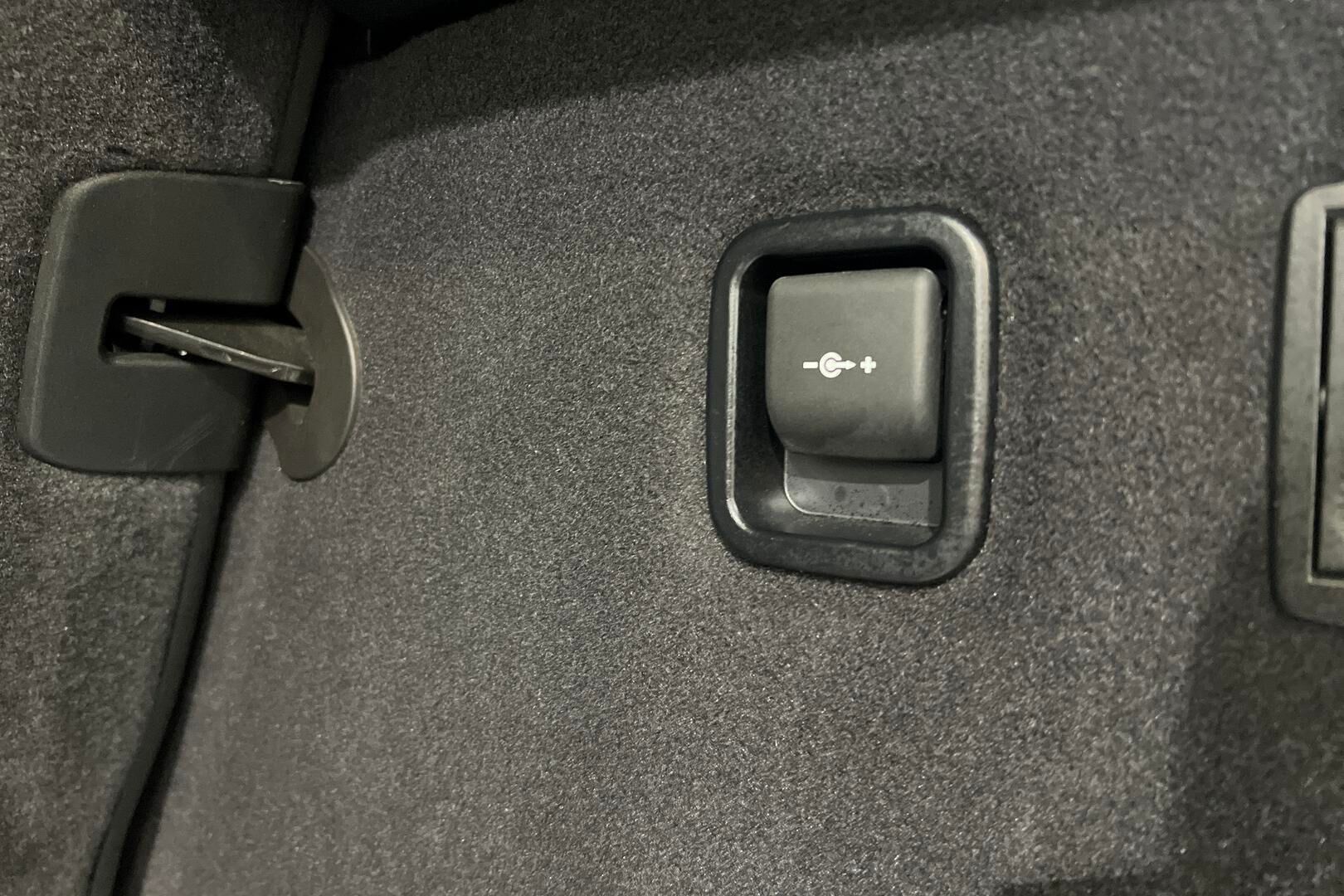 BMW X4 iso kuva 35