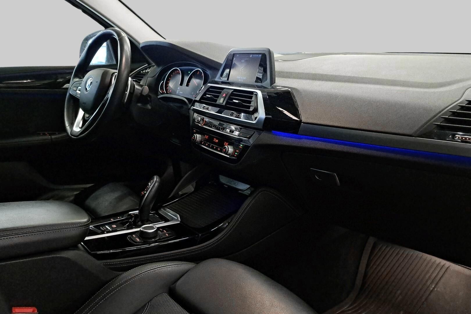BMW X4 iso kuva 5