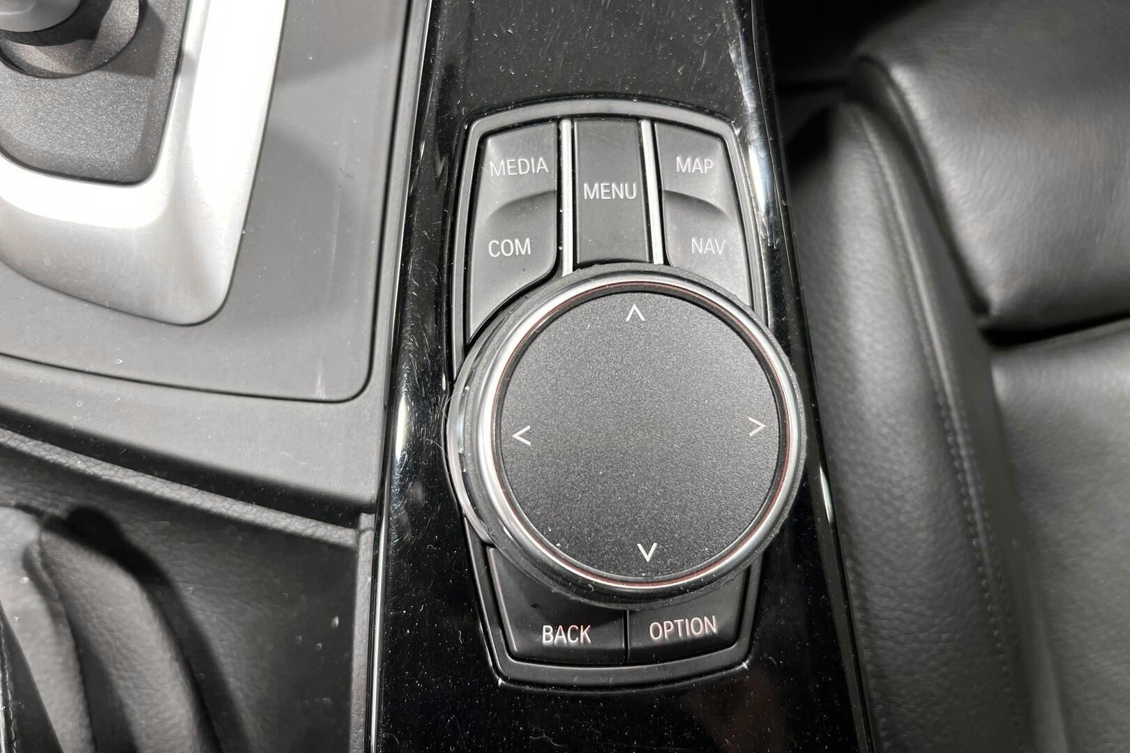 BMW 3-sarja iso kuva 18