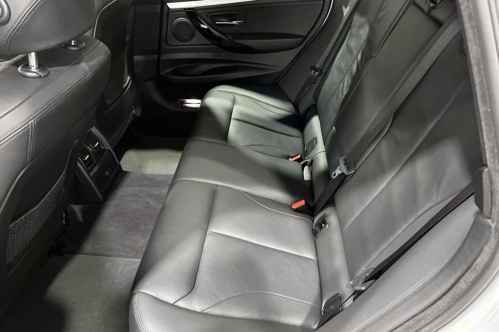 BMW 3-sarja iso kuva 9